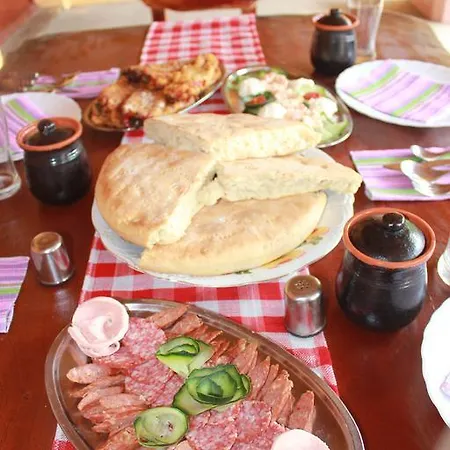 Stara Planina Vesela Kuca Affittacamere Jalovik Izvor
